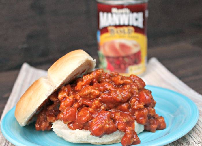 Manwich Sloppy Joe Taco Ring Recipe sandwich