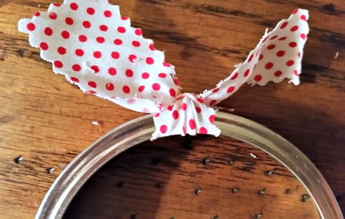 DIY Mason Jar Ring Fabric Wreath Ornaments tie