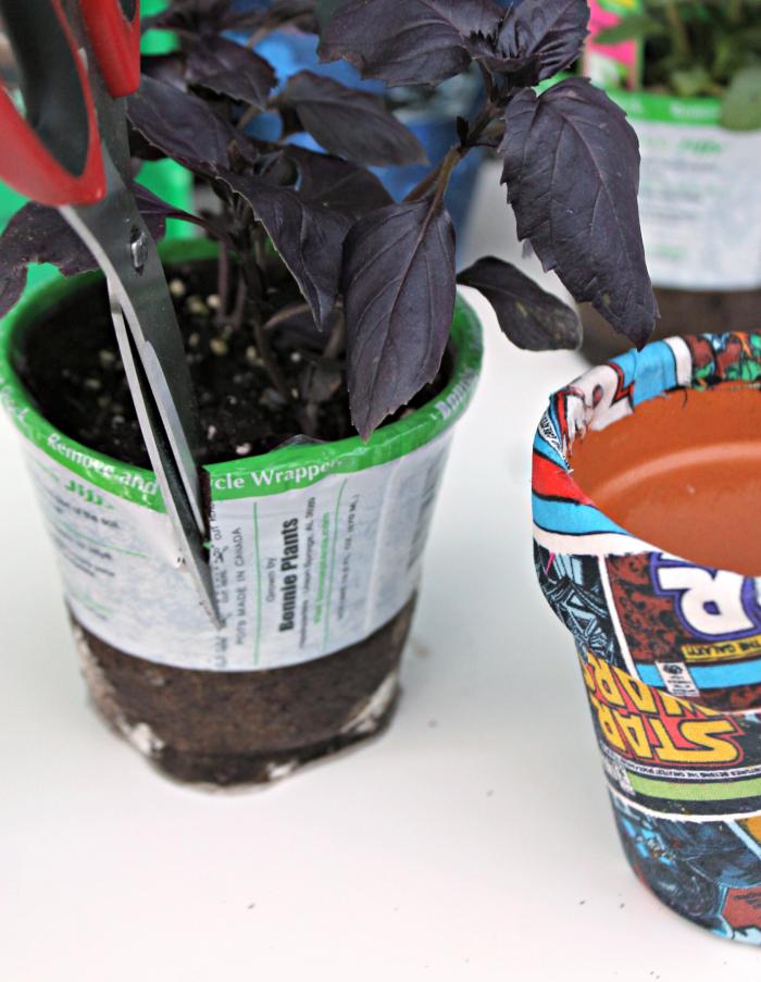 DIY Star Wars Fabric Covered Garden Pots cutting