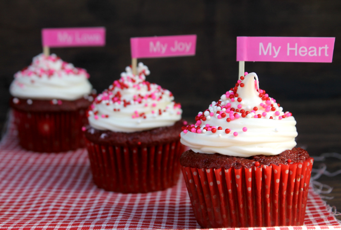 Super Easy Red Velvet Cheesecake Cupcakes 4