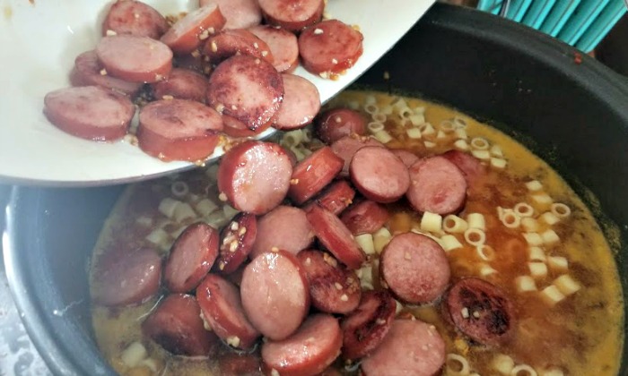 Spicy Crock Pot Sausage, Bean And Pasta Soup step 7